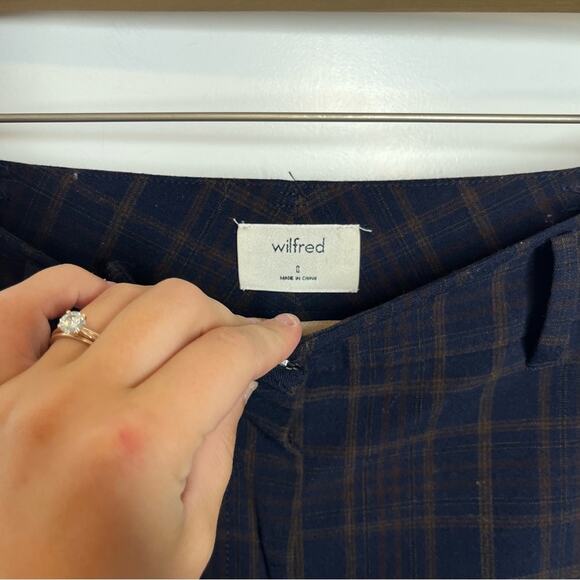 Aritzia Wilfred Navy Blue Plaid Pattern High Waisted Crop Trousers Pants Size 0 - Picture 2 of 6
